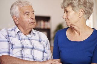 Jak vypadaly důchody za socialismu: Důstojné stáří si za něj senior dovolit nemohl - Médium.cz